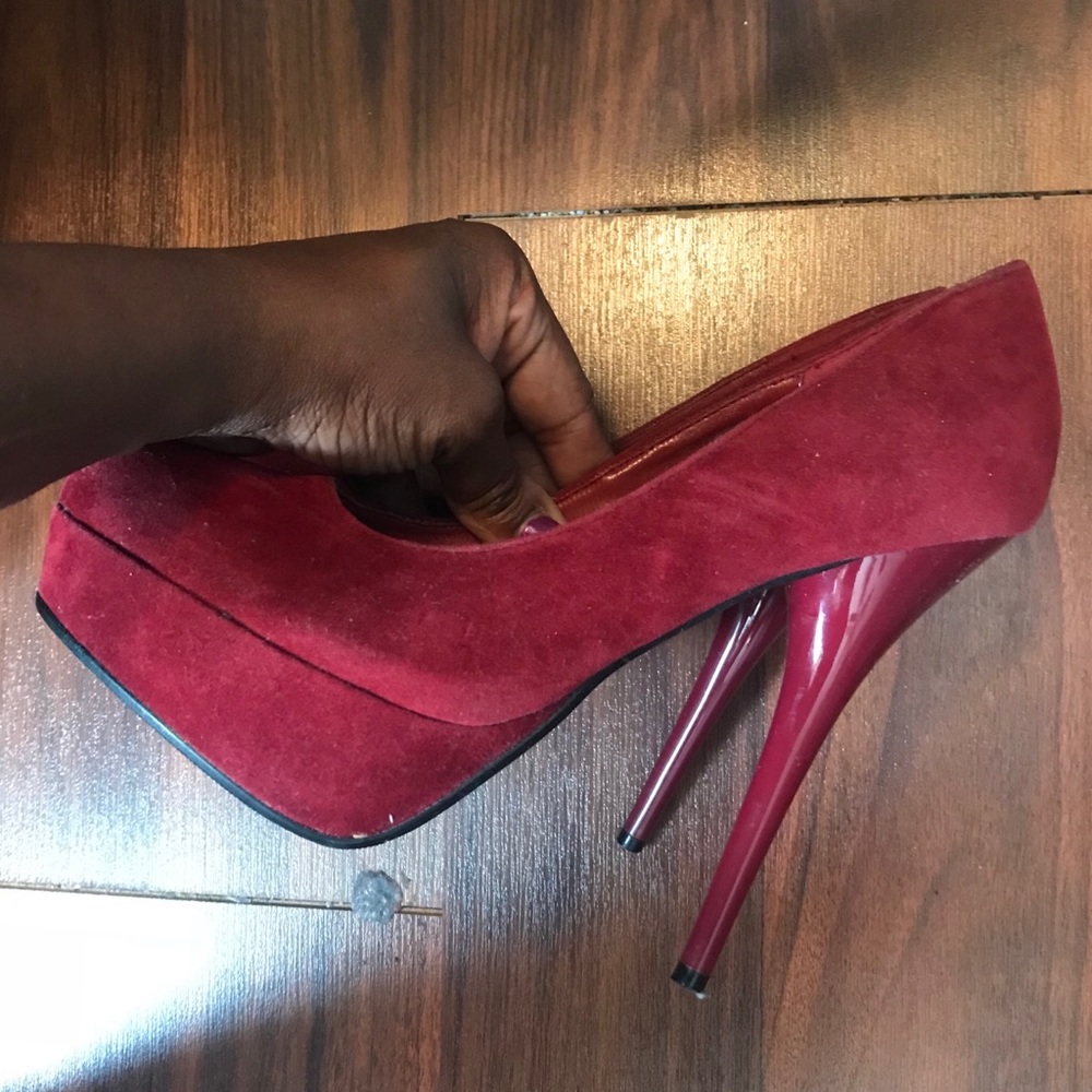 Very cute platform heel!